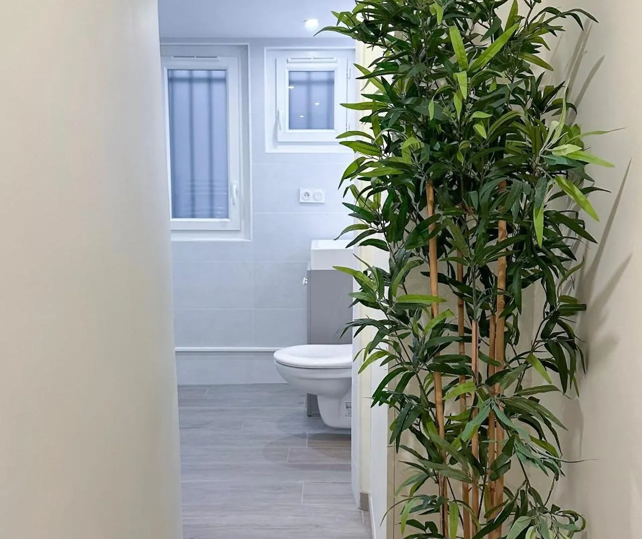 Brand New Near La Madeleine ! *