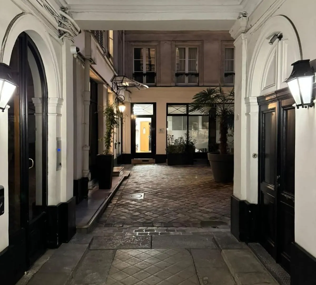 Brand New Near La Madeleine ! Paris