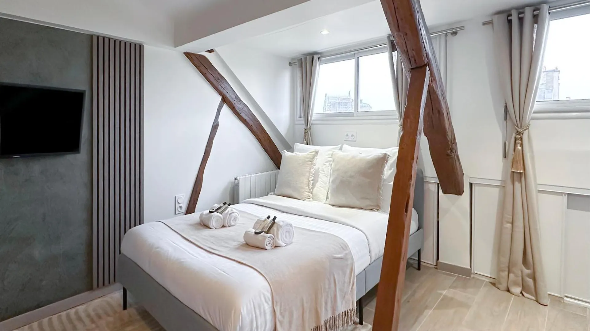 Apartment Brand New Near La Madeleine !